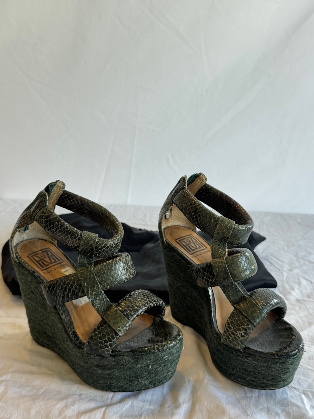 Pour La Victoire Green Snake-Print Wedge Sandals